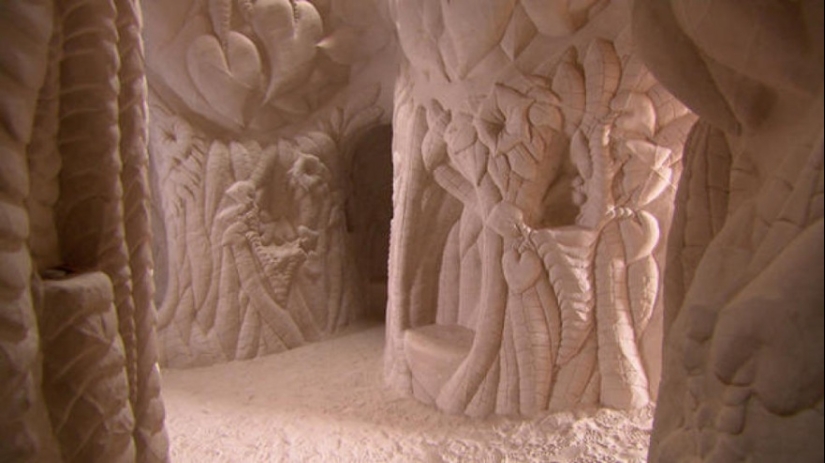 For 25 years, all alone, he created an underground fairy-tale world