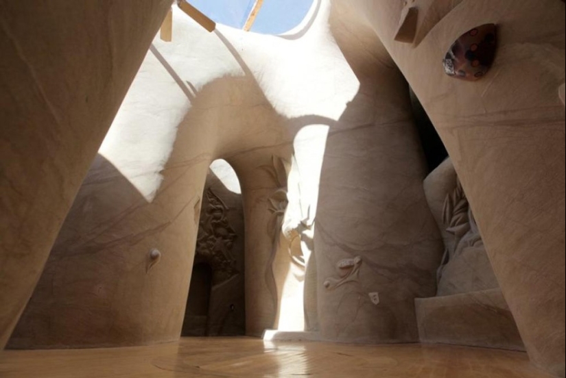 For 25 years, all alone, he created an underground fairy-tale world