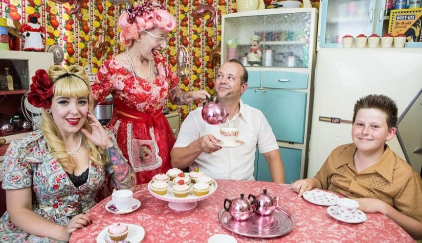 Forward to the past, o 9 ejemplos de cómo las personas modernas están atrapadas en épocas pasadas