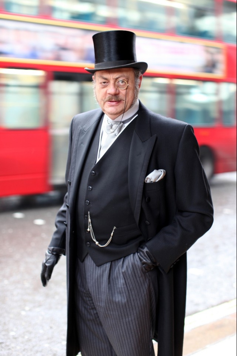 Forward to the past, o 9 ejemplos de cómo las personas modernas están atrapadas en épocas pasadas