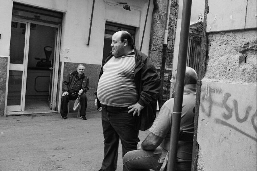 Fotógrafo callejero toma fotografías alrededor del mundo que capturan diferentes culturas y estilos de vida