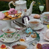 Fotógrafo recrea las fiestas descritas en las páginas de famosas obras literarias