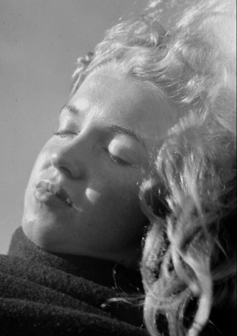 Fotos de playa desconocidas de Marilyn Monroe tomadas por su amante Fotos de playa desconocidas de Marilyn Monroe tomadas por su amante