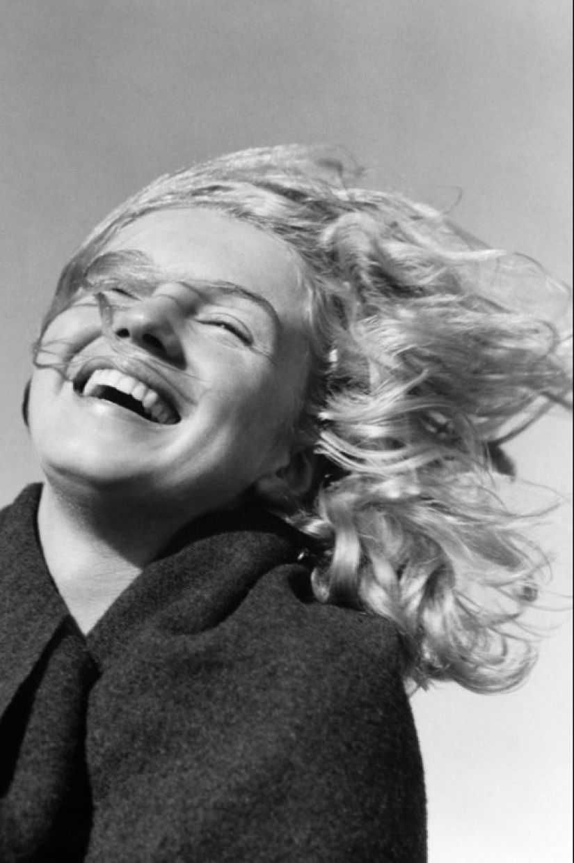 Fotos de playa desconocidas de Marilyn Monroe tomadas por su amante Fotos de playa desconocidas de Marilyn Monroe tomadas por su amante