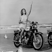 Fotos vintage de chicas cool en motocicletas Fotos vintage de chicas cool en motocicletas