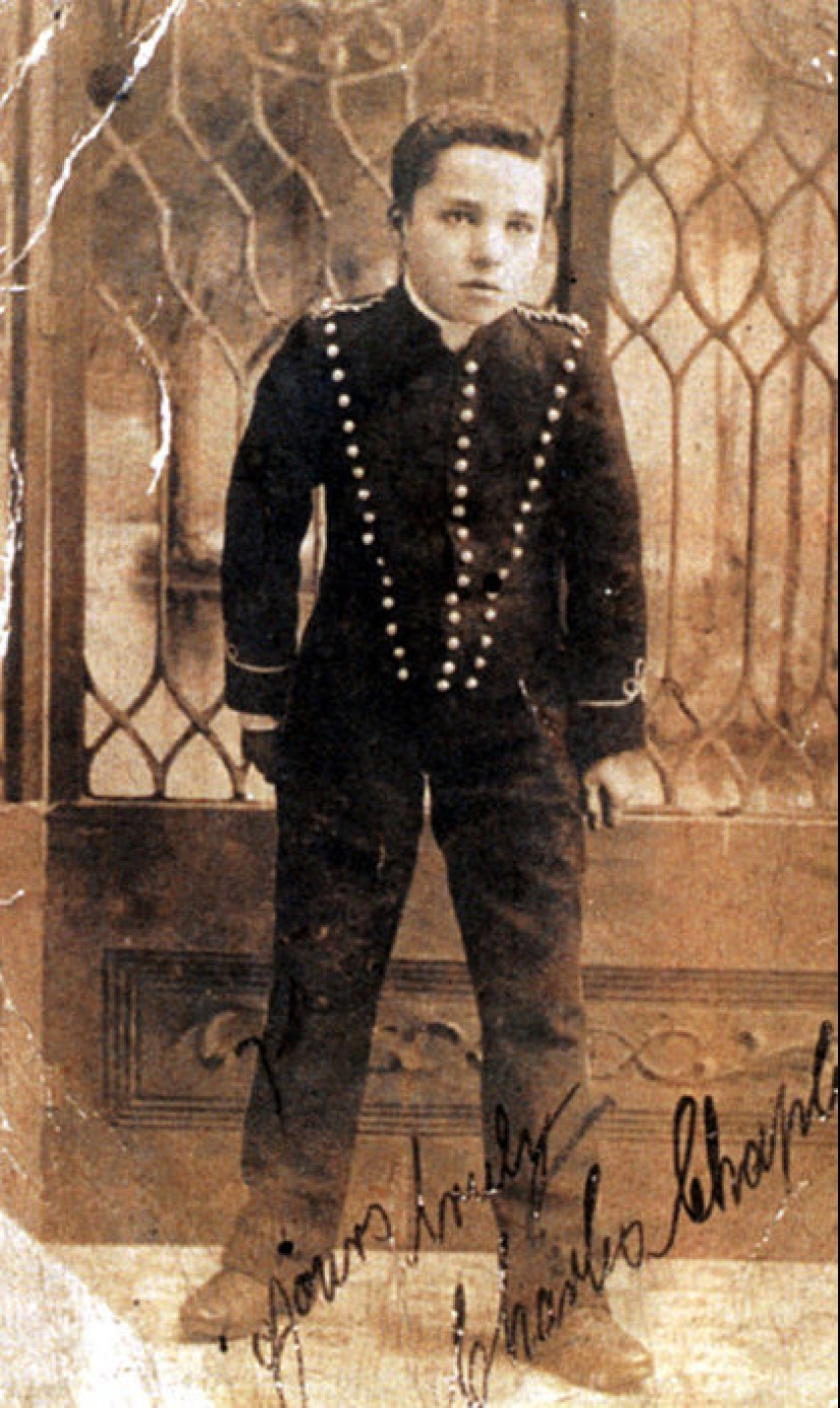 Four teenage wives and 12 children: what else we didn't know about Charlie Chaplin Four teenage wives and 12 children: what else we didn't know about Charlie Chaplin