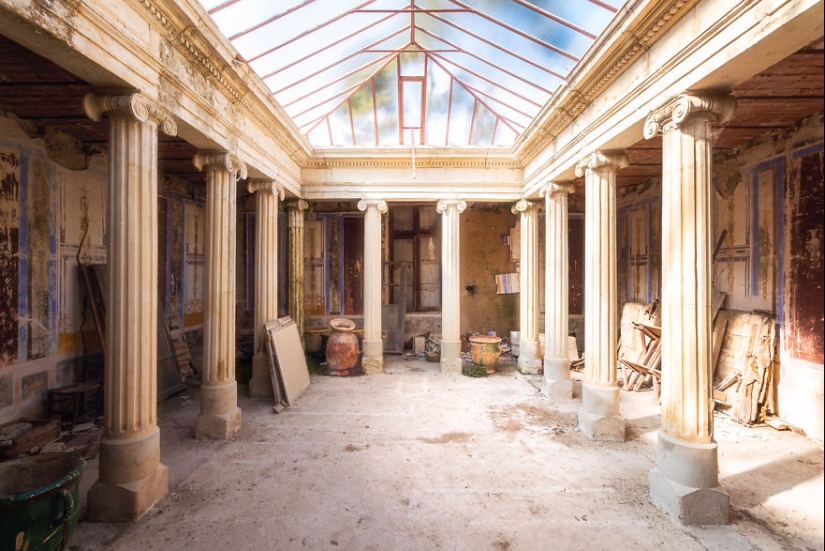 Fragments of old France: abandoned buildings of incredible beauty