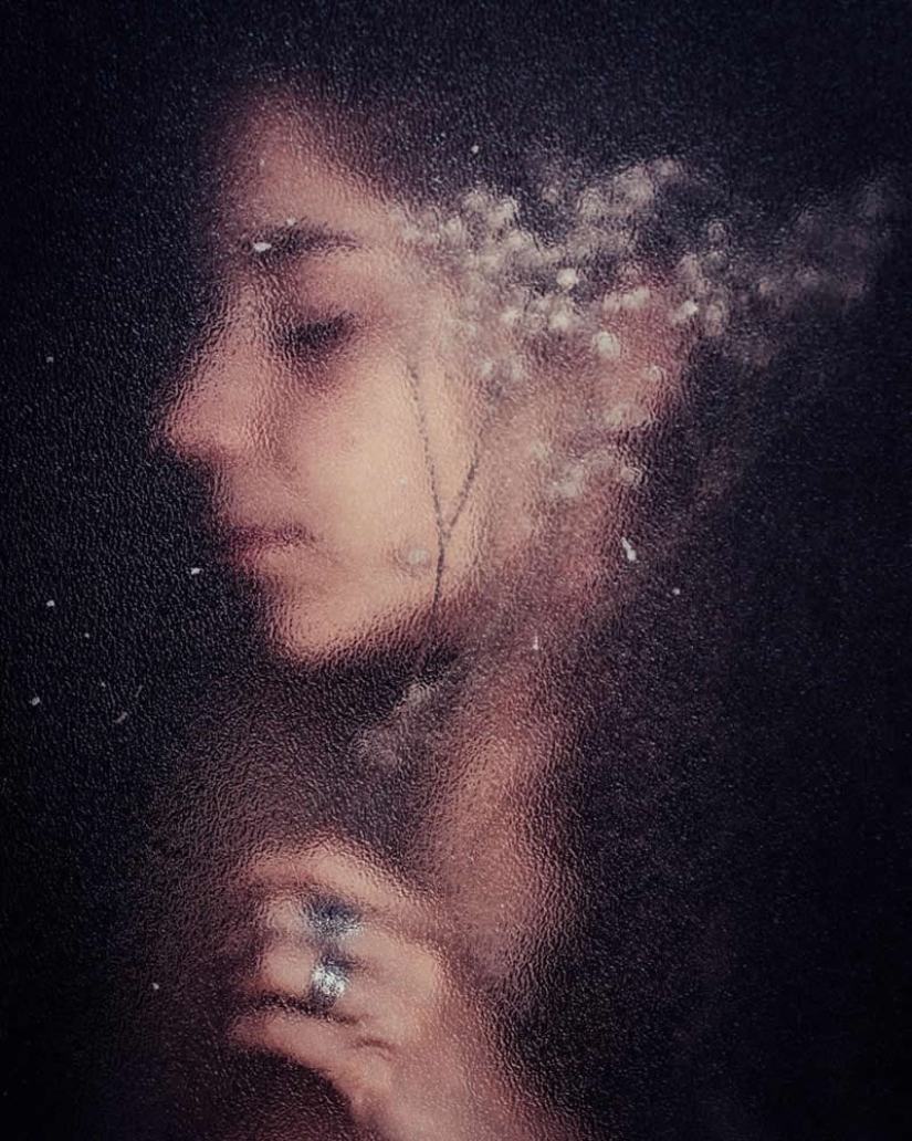 French photographer Laura Chabuet Captures Soulful and Emotive Fine Art Portraits French photographer Laura Chabuet Captures Soulful and Emotive Fine Art Portraits