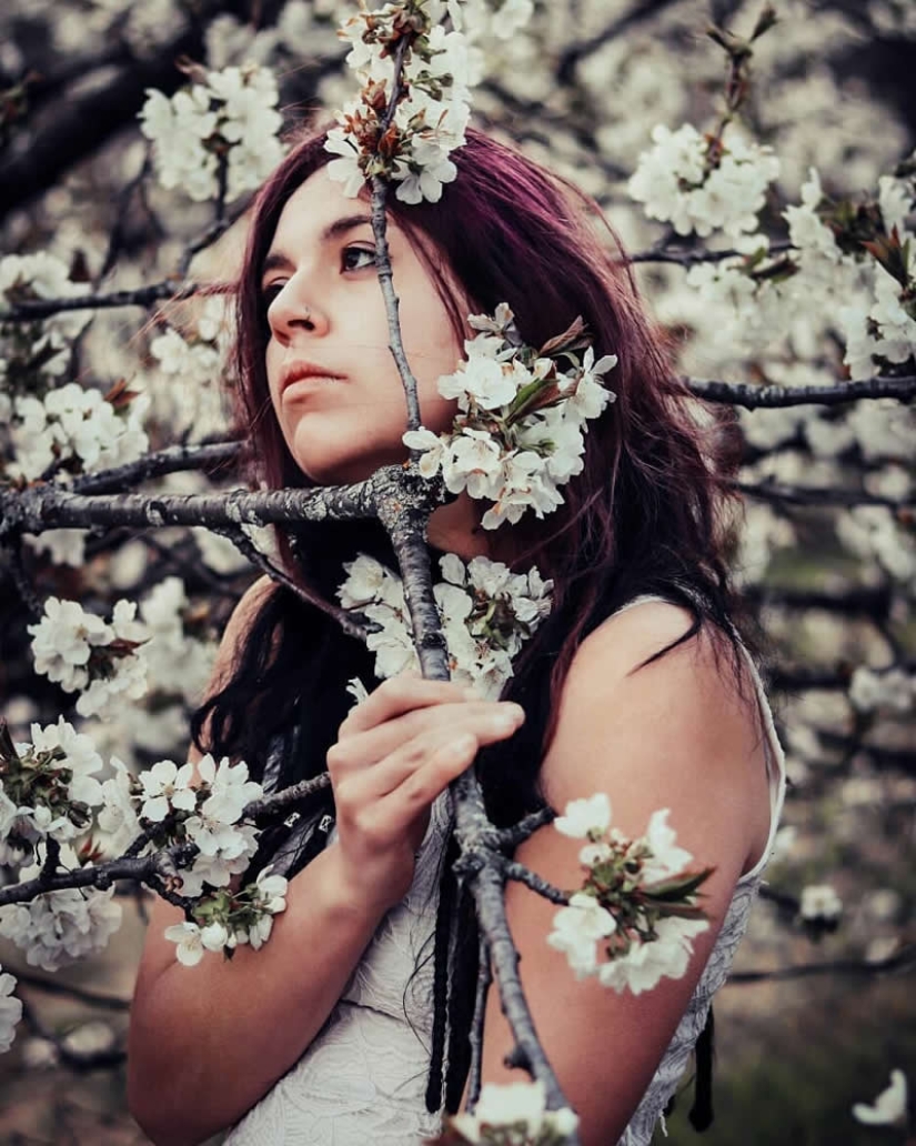 French photographer Laura Chabuet Captures Soulful and Emotive Fine Art Portraits French photographer Laura Chabuet Captures Soulful and Emotive Fine Art Portraits