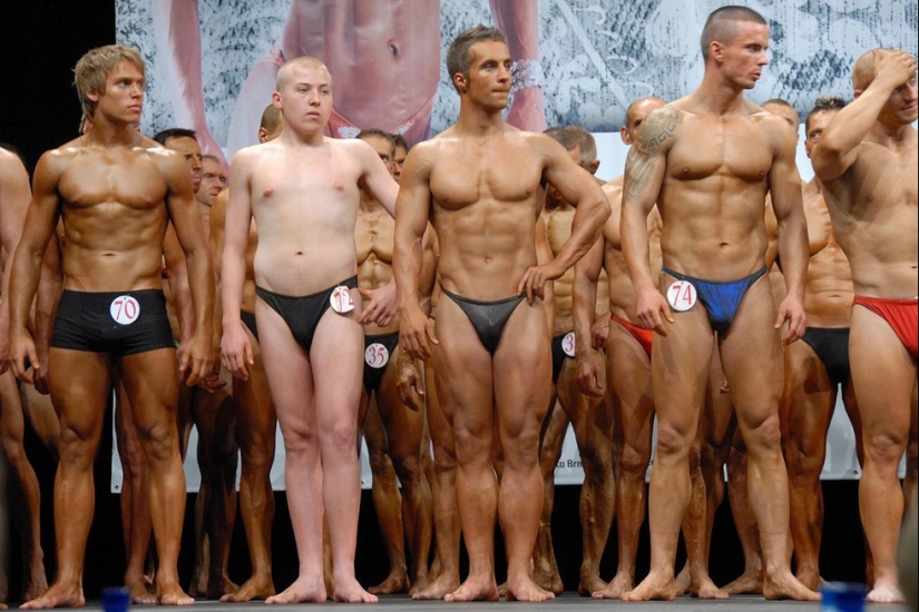 Friend among Foes, Friend among Foes: 18 Great cases of Disguise