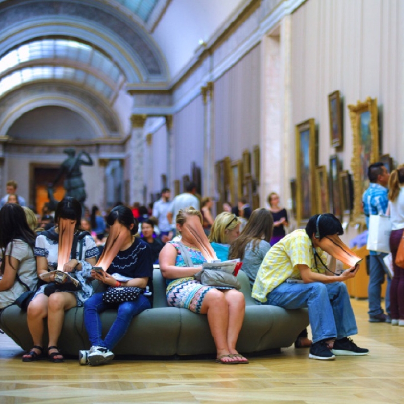 Frightening photo, showing our obsession with digital devices