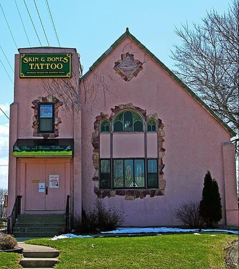 From a church to a tattoo parlor and 24 other examples of buildings that have been redone From a church to a tattoo parlor and 24 other examples of buildings that have been redone