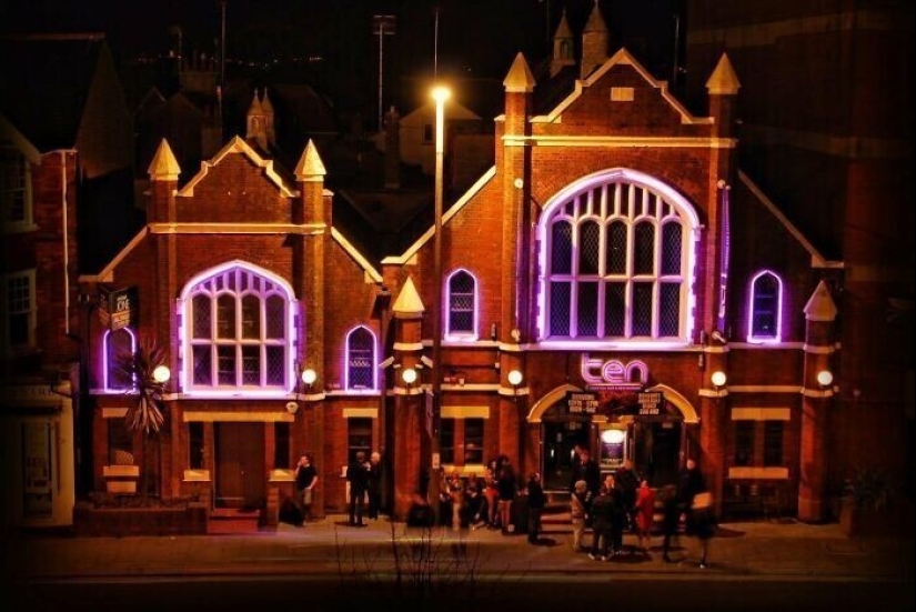 From a church to a tattoo parlor and 24 other examples of buildings that have been redone From a church to a tattoo parlor and 24 other examples of buildings that have been redone