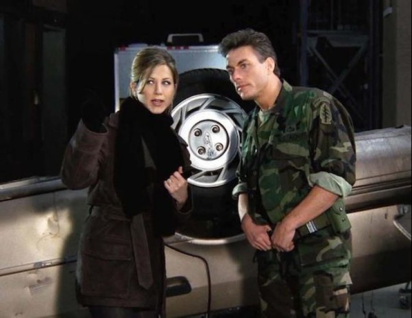 Gary Oldman, Julia Roberts and 28 other celebrities we don't remember from the TV series "Friends", and they are there