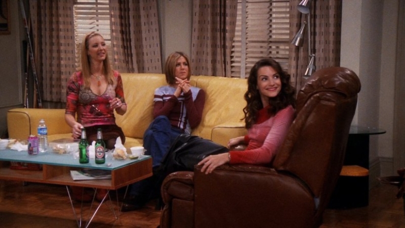 Gary Oldman, Julia Roberts and 28 other celebrities we don't remember from the TV series "Friends", and they are there