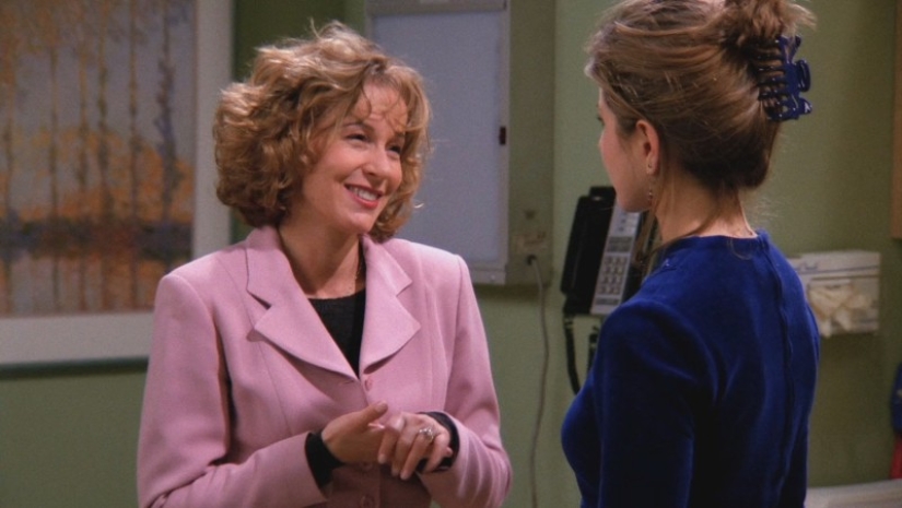 Gary Oldman, Julia Roberts and 28 other celebrities we don't remember from the TV series "Friends", and they are there