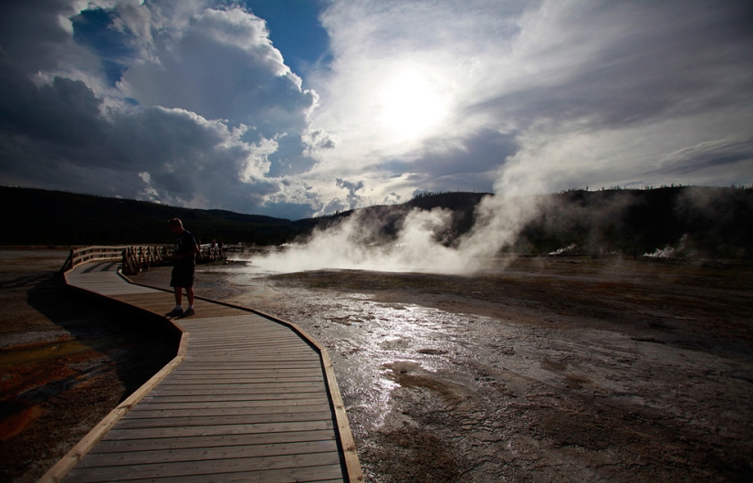 Geysers, bison, and other sights of Yellowstone
