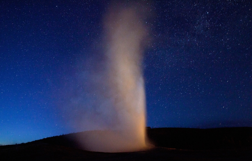 Geysers, bison, and other sights of Yellowstone
