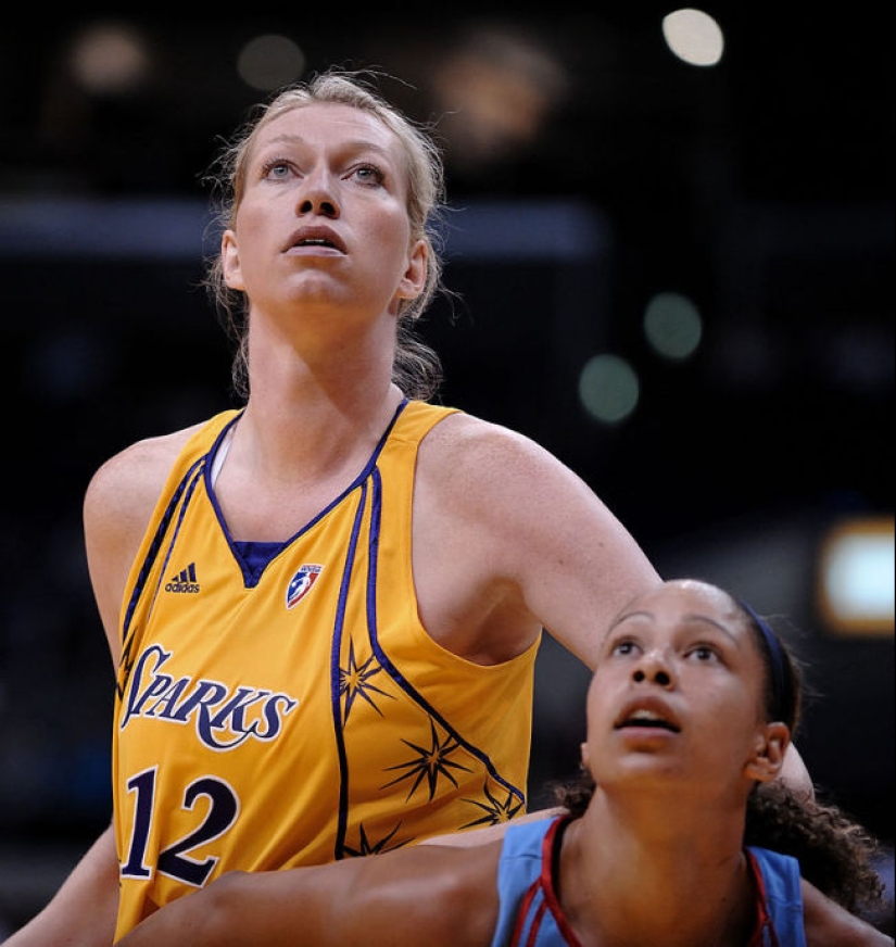 "Giants in skirts": 20 tallest women on the planet "Giants in skirts": 20 tallest women on the planet
