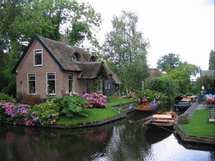 Giethoorn: the amazing Dutch village where there are no roads Giethoorn: the amazing Dutch village where there are no roads