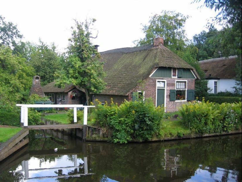 Giethoorn: the amazing Dutch village where there are no roads Giethoorn: the amazing Dutch village where there are no roads