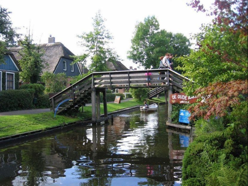 Giethoorn: the amazing Dutch village where there are no roads Giethoorn: the amazing Dutch village where there are no roads