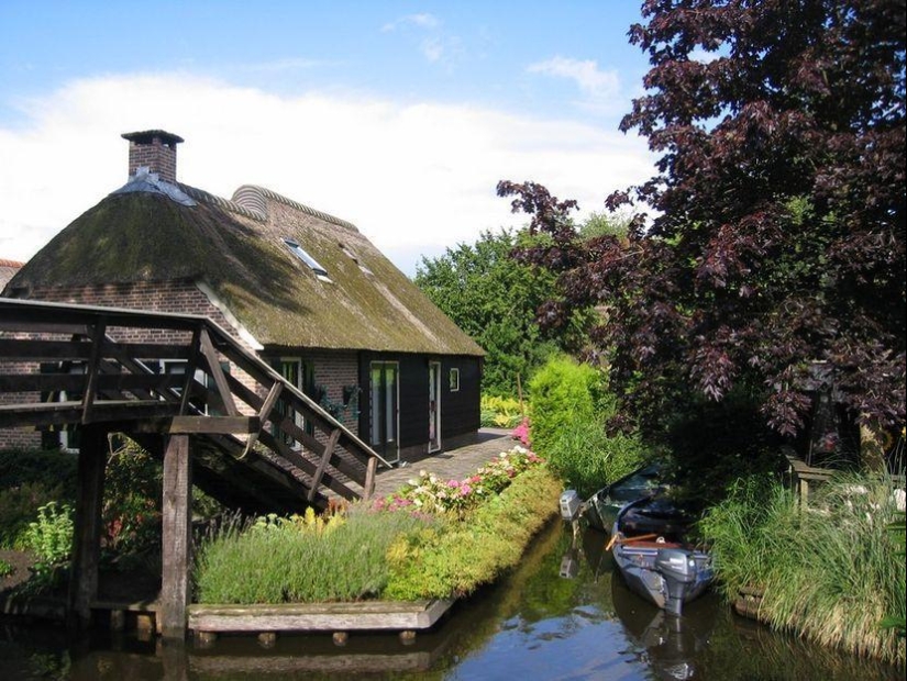 Giethoorn: the amazing Dutch village where there are no roads Giethoorn: the amazing Dutch village where there are no roads