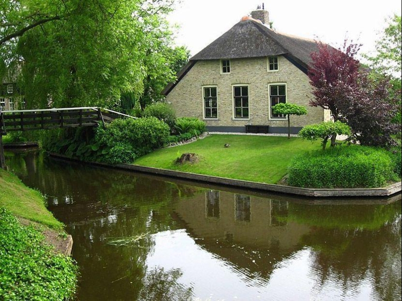 Giethoorn: the amazing Dutch village where there are no roads Giethoorn: the amazing Dutch village where there are no roads