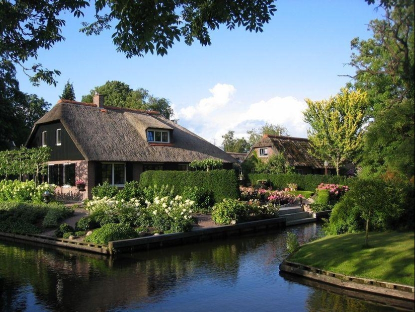 Giethoorn: the amazing Dutch village where there are no roads Giethoorn: the amazing Dutch village where there are no roads