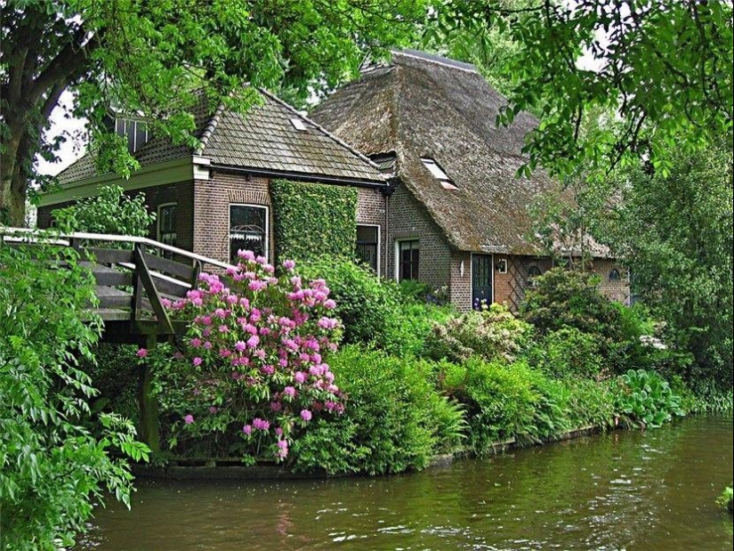 Giethoorn: the amazing Dutch village where there are no roads Giethoorn: the amazing Dutch village where there are no roads