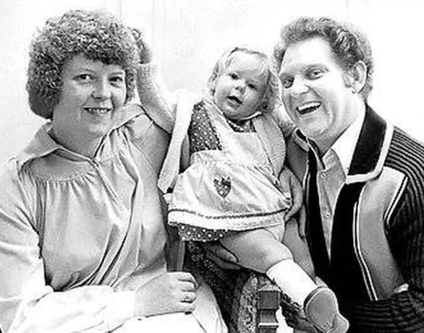"Girl Without a Soul": the story of Louise Joy Brown, whose birth was a challenge to society "Girl Without a Soul": the story of Louise Joy Brown, whose birth was a challenge to society