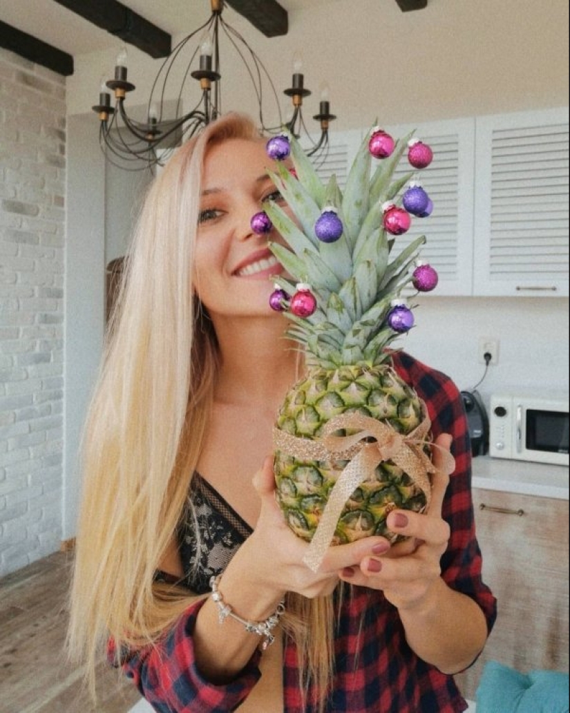 Girls and pineapples: 20+ hot pictures, from which will flow salivating Girls and pineapples: 20+ hot pictures, from which will flow salivating