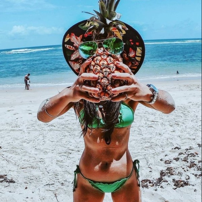 Girls and pineapples: 20+ hot pictures, from which will flow salivating Girls and pineapples: 20+ hot pictures, from which will flow salivating