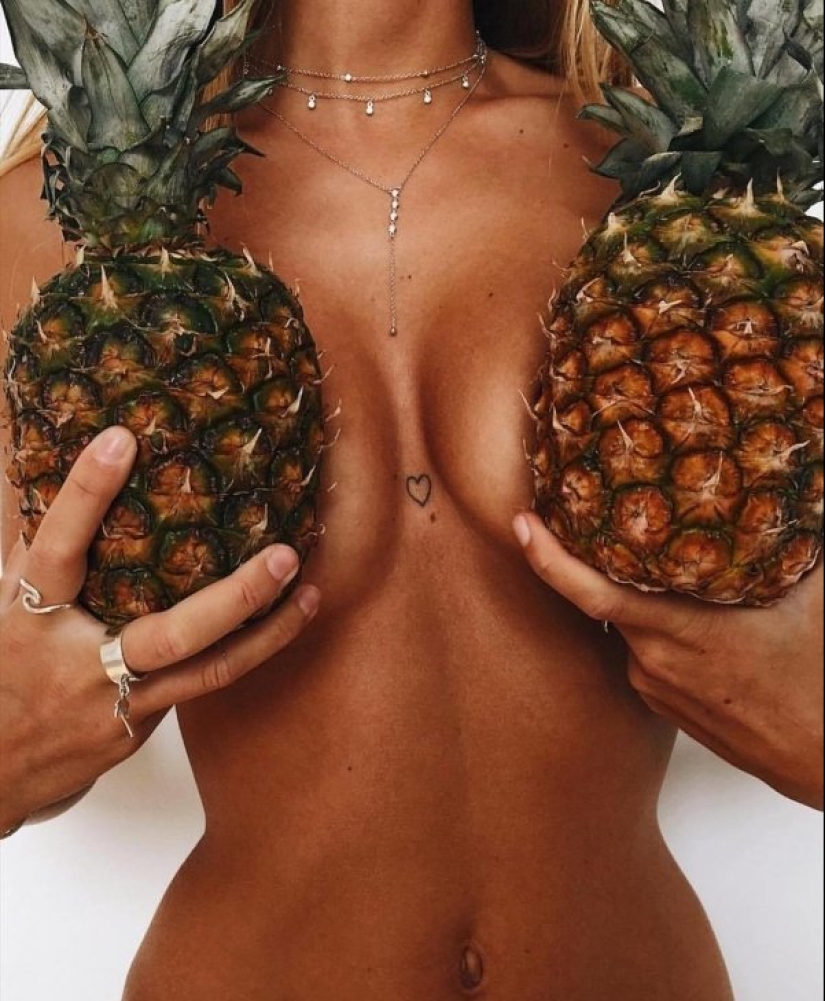Girls and pineapples: 20+ hot pictures, from which will flow salivating Girls and pineapples: 20+ hot pictures, from which will flow salivating