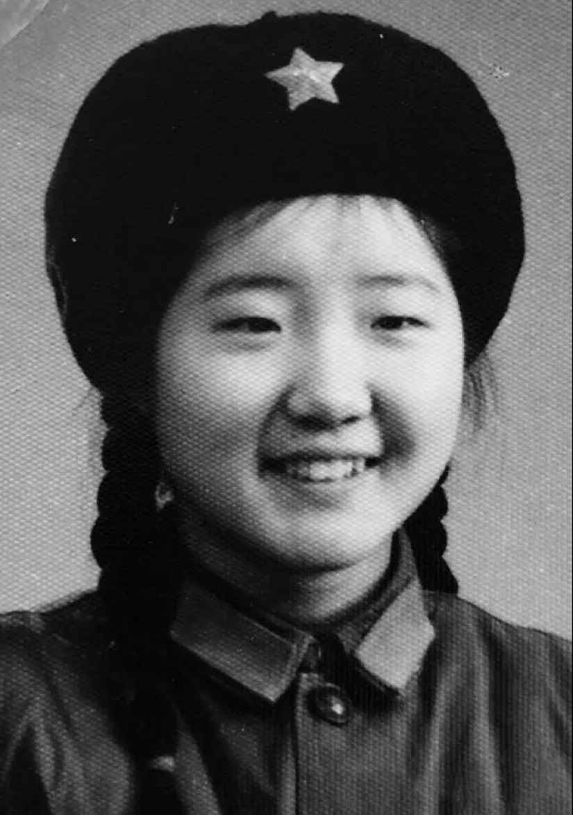 Girls in the army: sexual painting of Hu Ming