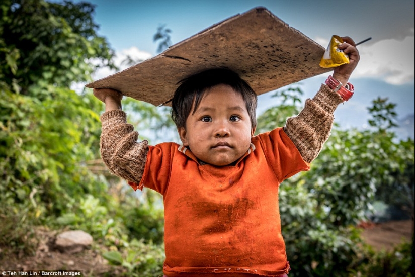 Girls of the Chin people get disfiguring tattoos on their faces so that they are not kidnapped Girls of the Chin people get disfiguring tattoos on their faces so that they are not kidnapped