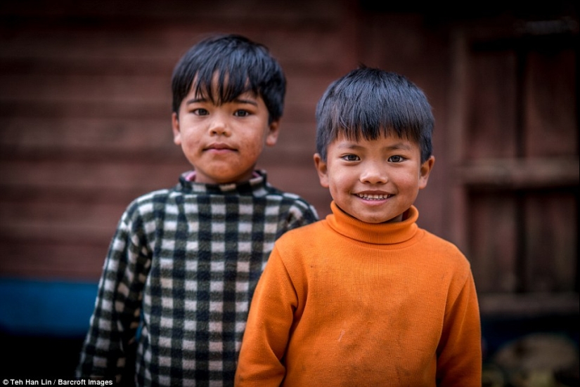 Girls of the Chin people get disfiguring tattoos on their faces so that they are not kidnapped Girls of the Chin people get disfiguring tattoos on their faces so that they are not kidnapped