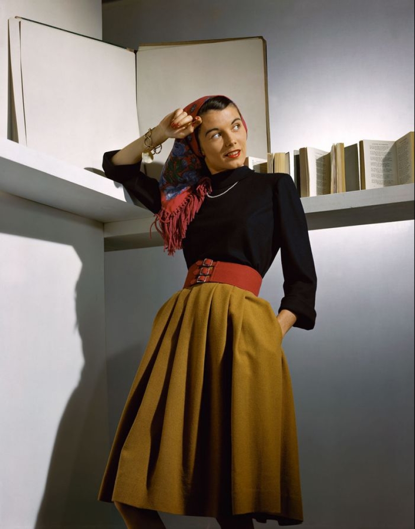 Glamorous 40s in color and excellent quality