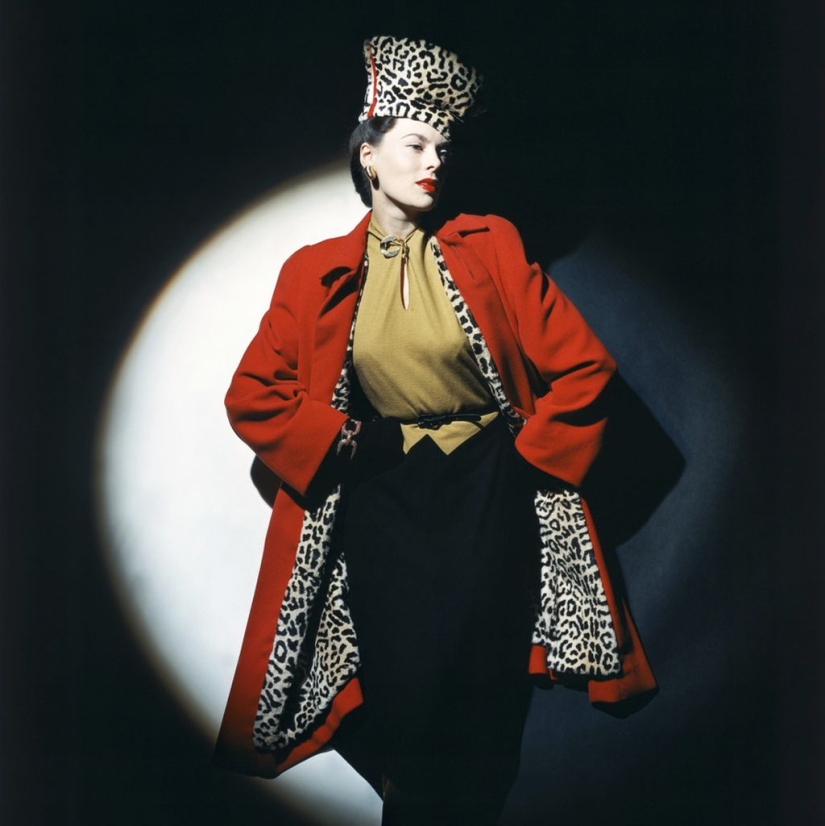 Glamorous 40s in color and excellent quality
