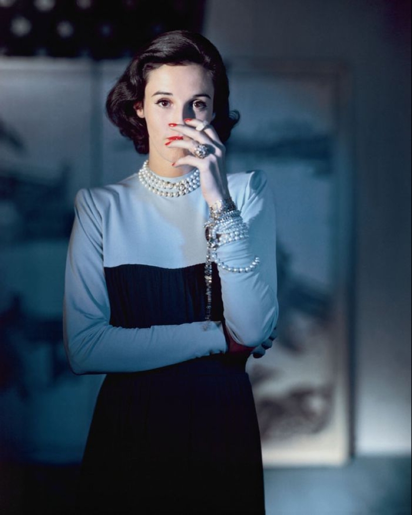 Glamorous 40s in color and excellent quality