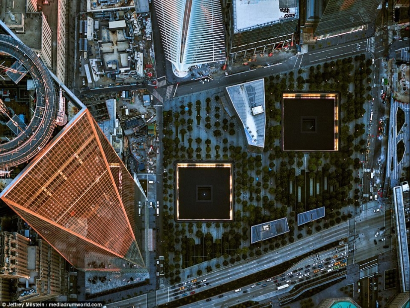 Glance from heaven to "the Big Apple" and "City of angels"