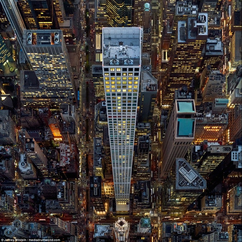 Glance from heaven to "the Big Apple" and "City of angels"