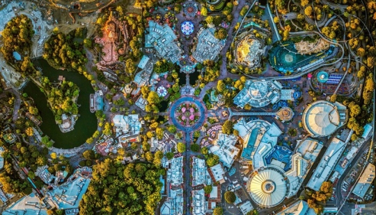 Glance from heaven to "the Big Apple" and "City of angels" Glance from heaven to "the Big Apple" and "City of angels"