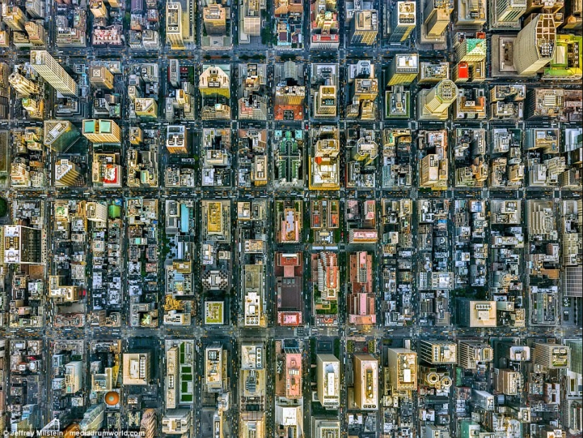 Glance from heaven to "the Big Apple" and "City of angels"