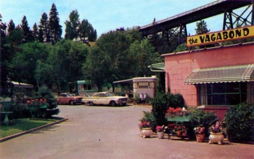 Golden time on wheels: American trailer parks in 50-ies and 60-ies