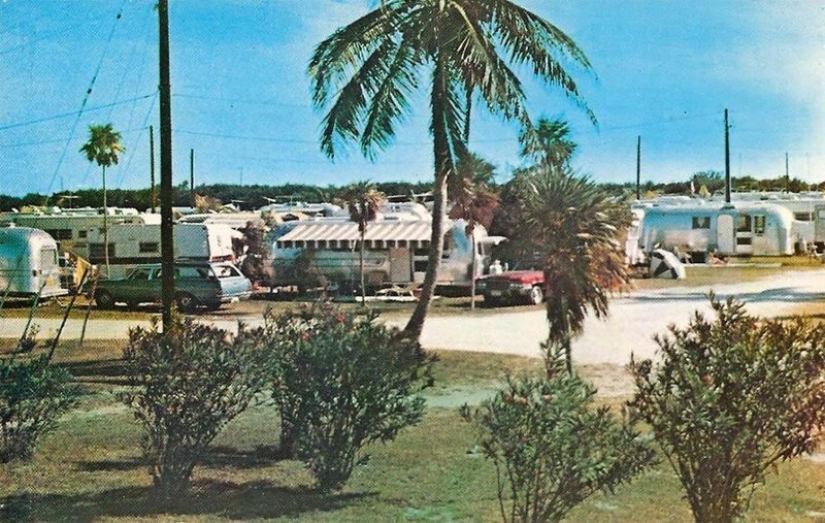 Golden time on wheels: American trailer parks in 50-ies and 60-ies