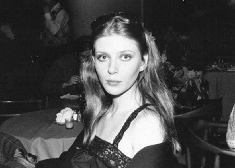 Groupies and a mistress: the 8 most famous a groupie legendary musicians