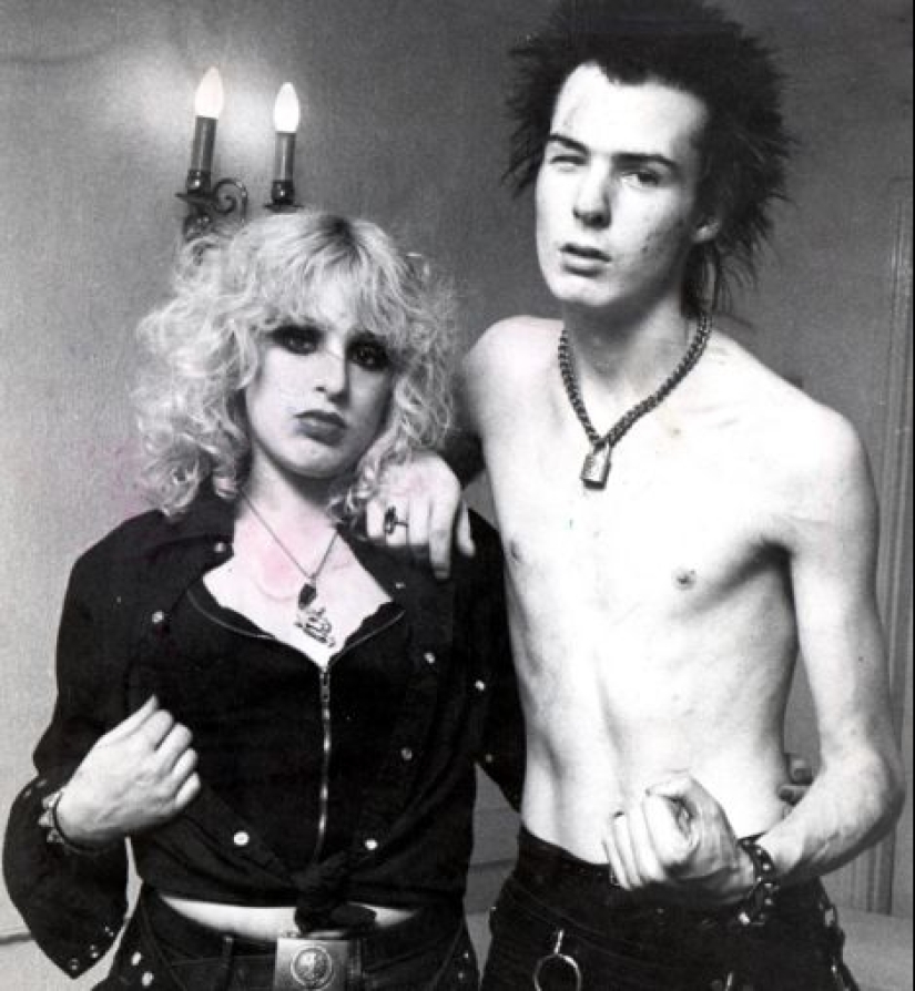 Groupies and a mistress: the 8 most famous a groupie legendary musicians