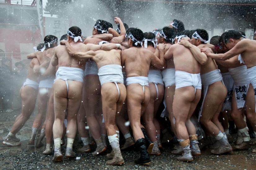 Hadaka matsuri – a celebration of naked men in Japan