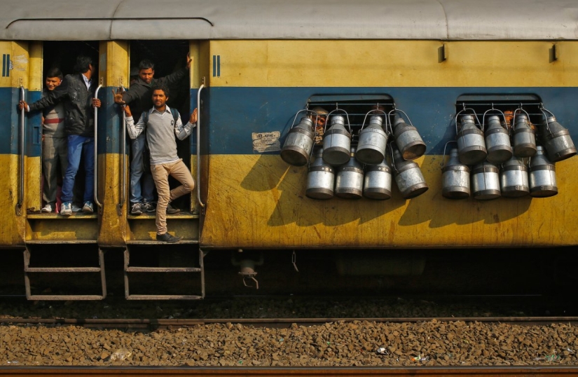 "Hang on" - the main principle of Indian Railways "Hang on" - the main principle of Indian Railways